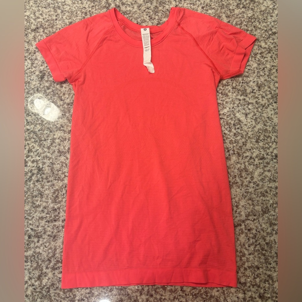 Lululemon Swiftly Tech Short Sleeve 2.0